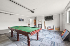 Capel Castle - A Spacious Family Games Retreat